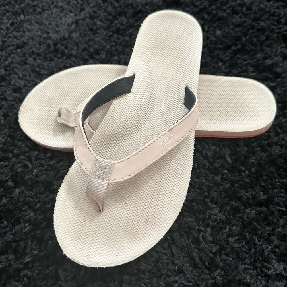 IndoSole Flip Flop Size 6-7